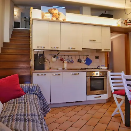 Apartamento Perla Del Castrum Originale Monolocale-mansardina Nella Vecchia *
