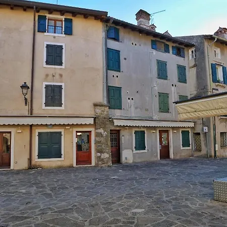 Apartment Perla Del Castrum Originale Monolocale-mansardina Nella Vecchia